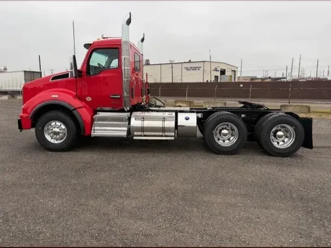 2026 Kenworth T880be1426ec0122dc75b132c977efc0df7d