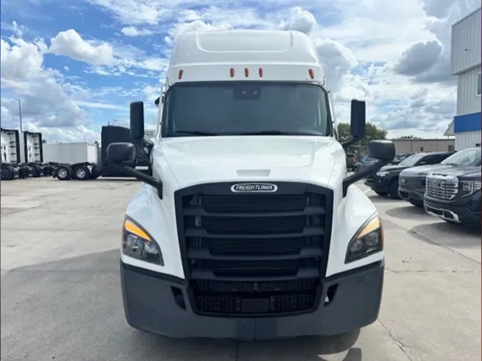 2021 Freightliner Cascadia 126