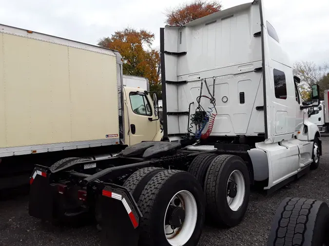 2019 NAVISTAR INTERNATIONAL LT625 SLPR CAB