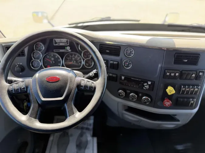 2021 Peterbilt 579be17b7b45860235a92a1d0aced7727bc