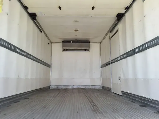 2020 HINO HINO 195