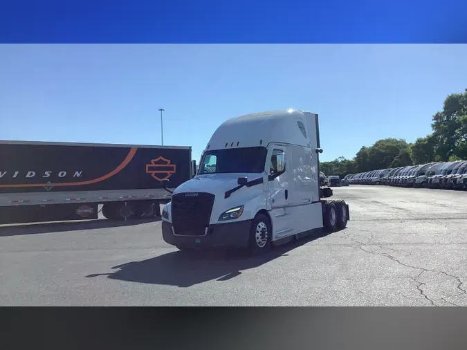 2022 Freightliner Cascadia 126