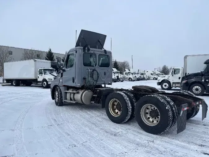 2018 Freightliner T12664ST