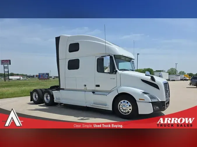 2021 VOLVO VNL860