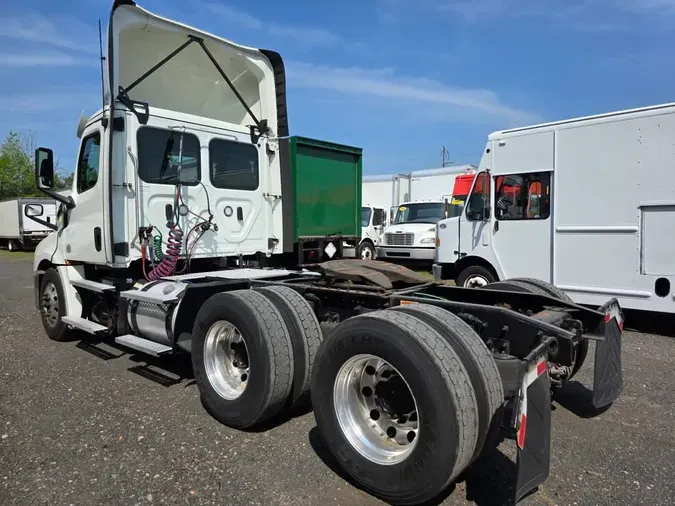 2019 FREIGHTLINER NEW CASCADIA PX12664