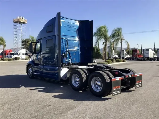 2019 VOLVO VNL860