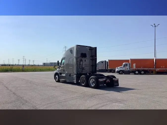 2023 Freightliner Cascadia 126