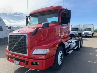 2016 Volvo VNM64T
