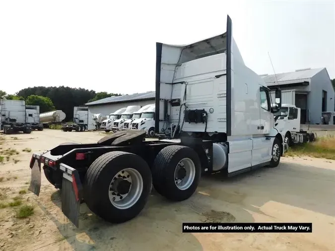 2019 VOLVO VNR640