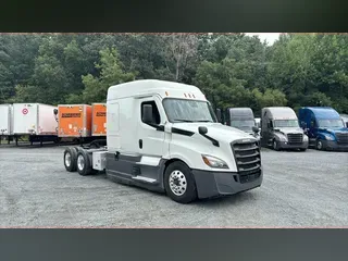 2022 Freightliner Cascadia 126