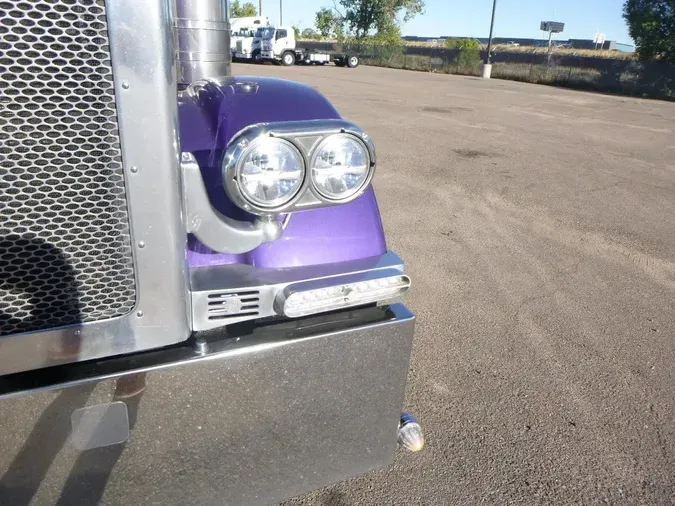 2021 Peterbilt 389