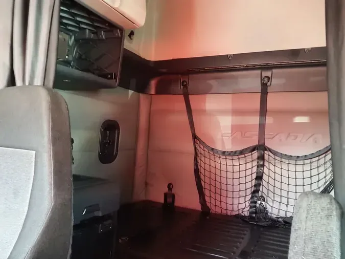 2018 FREIGHTLINER CASCADIA
