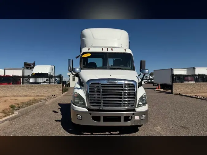 2017 FREIGHTLINER/MERCEDES CASCADIA 113