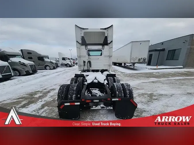 2018 VOLVO VNL300