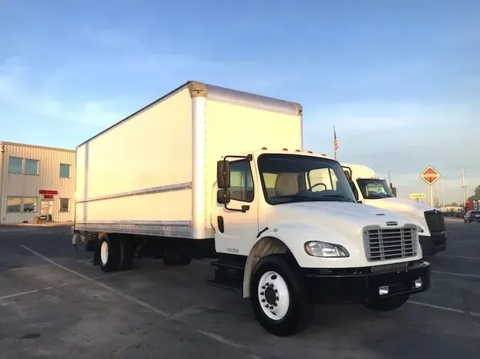 2018 Freightliner Business Class M2 106