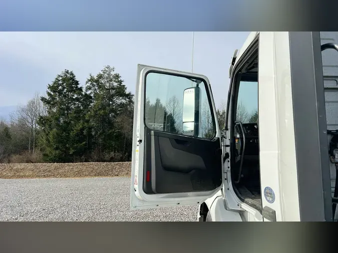 2018 Volvo VNL300