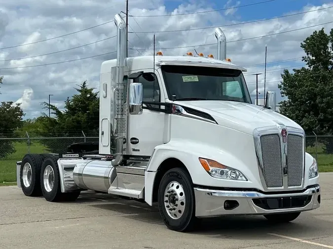 2025 Kenworth T680