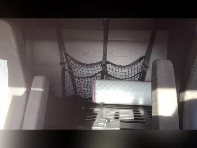 2020 Freightliner Cascadia 126