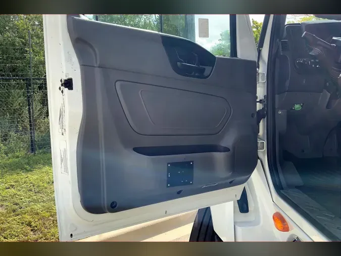 2019 INT LT625 6x4