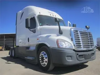 2017 FREIGHTLINER CASCADIA 125