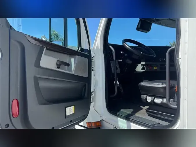2021 FREIGHTLINER CA126