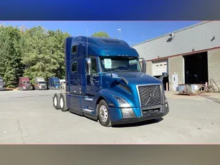 2022 Volvo VNL860