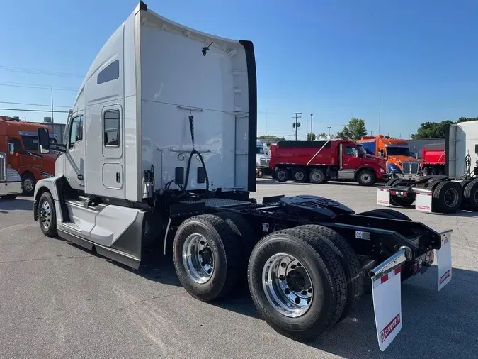 2025 Kenworth T680