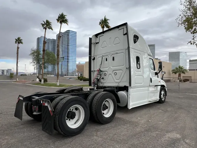 2018 FREIGHTLINER/MERCEDES CASCADIA 125