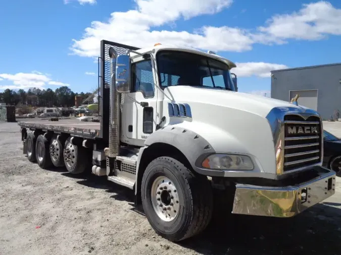 2018 MACK GU813
