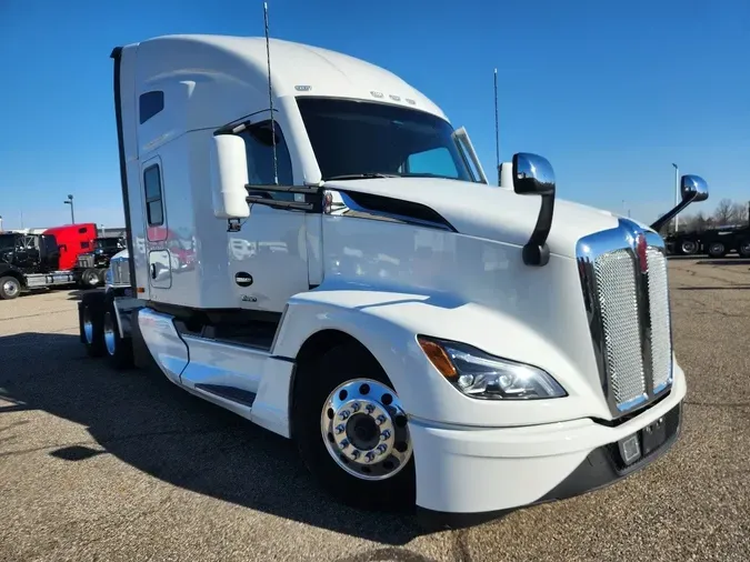 2022 KENWORTH T680