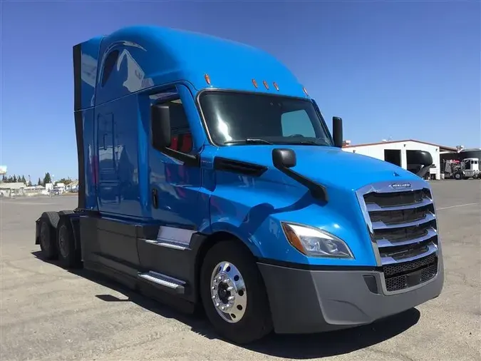 2021 FREIGHTLINER CA126