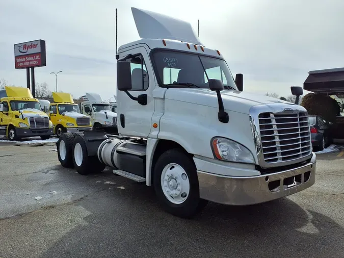 2018 FREIGHTLINER/MERCEDES CASCADIA 125