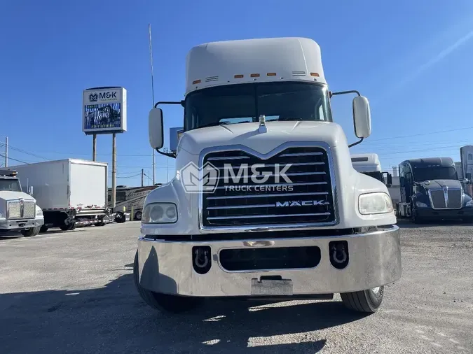 2018 MACK CXU613