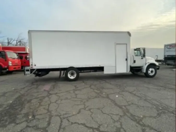2019 NAVISTAR INTERNATIONAL 4300 SBA