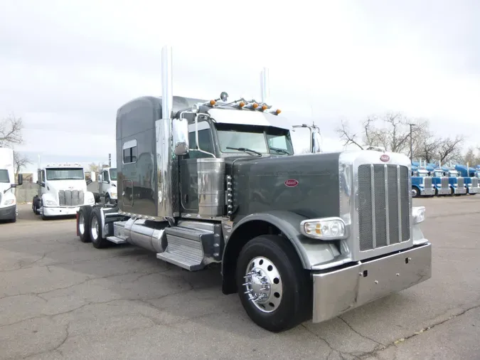 2022 Peterbilt 389