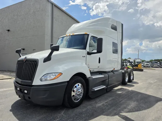 2022 International LT625be59ef19d4ee95603815c50270272c5e
