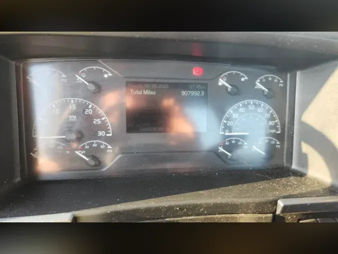 2019 Volvo VNL300