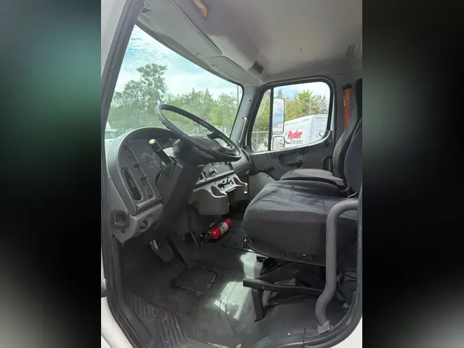 2017 FREIGHTLINER/MERCEDES M2 106