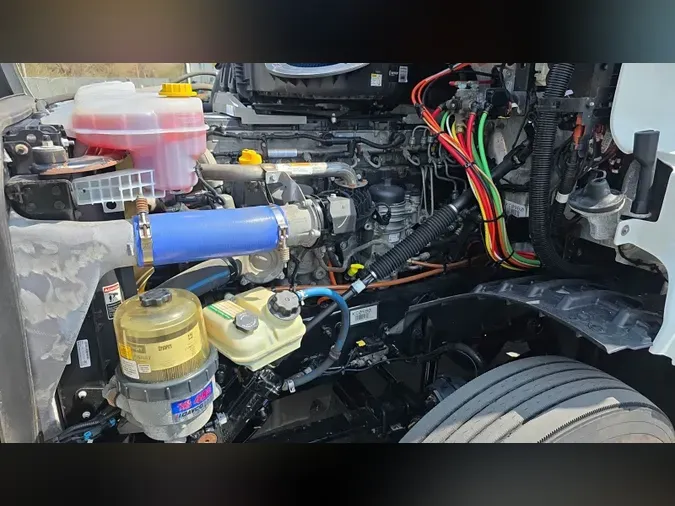 2019 Freightliner Cascadia 126