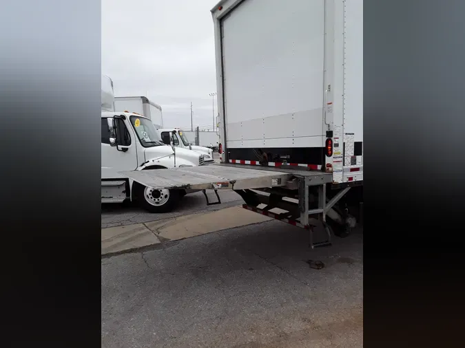 2018 FREIGHTLINER/MERCEDES M2 106