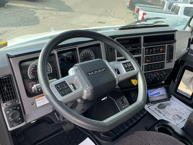 2026 MACK MD MD7 Derated