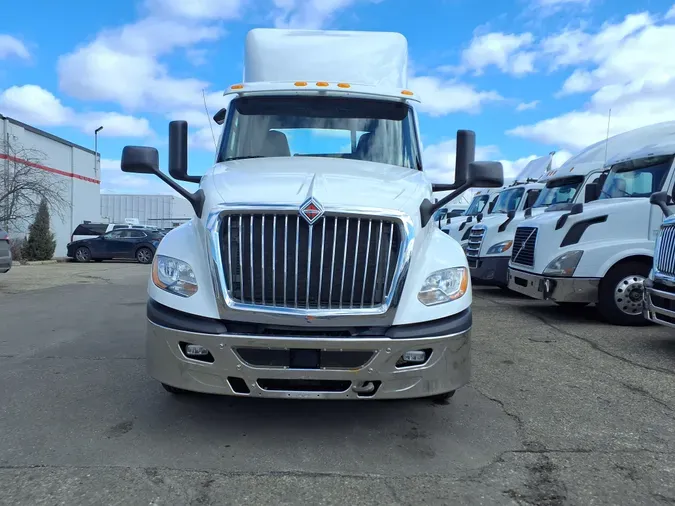 2019 NAVISTAR INTERNATIONAL LT625 DAYCAB T/A