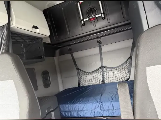 2021 FREIGHTLINER Cascadia 126