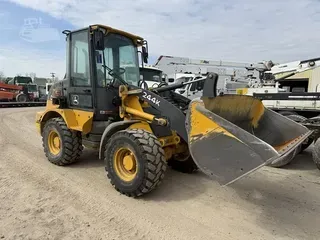 2016 DEERE 244K