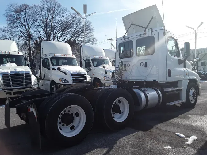 2018 FREIGHTLINER/MERCEDES CASCADIA 125