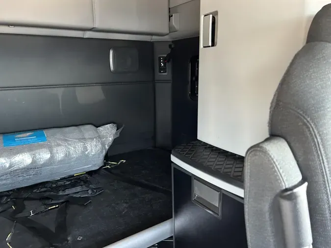 2024 Kenworth T680