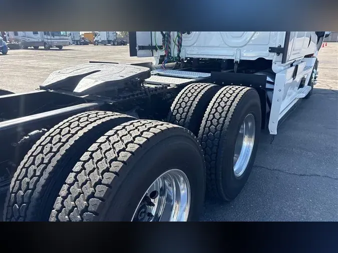 2022 FREIGHTLINER CA126
