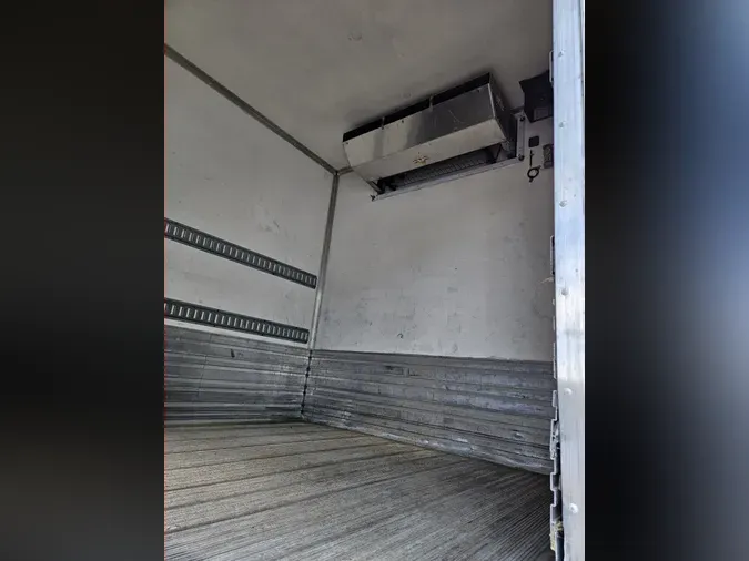 2017 HINO 338 Reefer