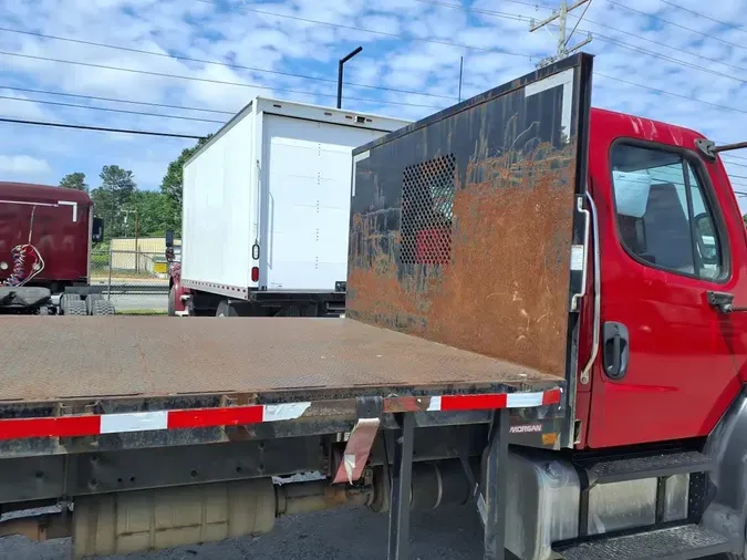 2014 FREIGHTLINER M2 106
