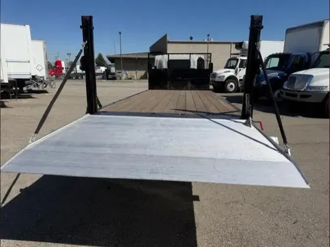 2023 Isuzu NRRbe7c63ab3b8676f85c676234b99e1545